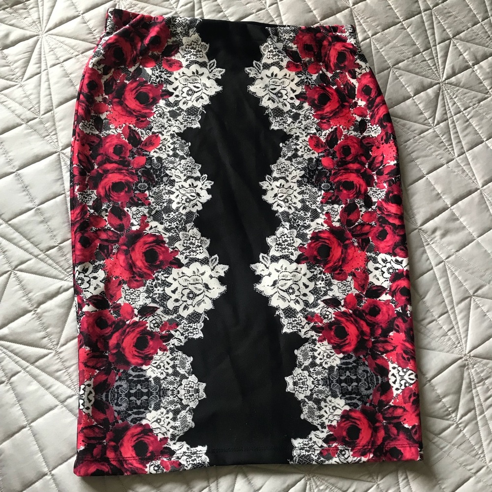 XL: Floral Pencil Skirt
